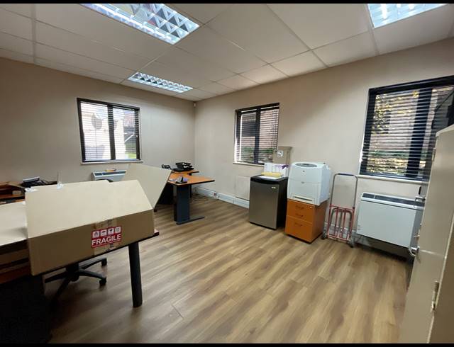 514M² OFFICE FOR SALE IN LYME PARK